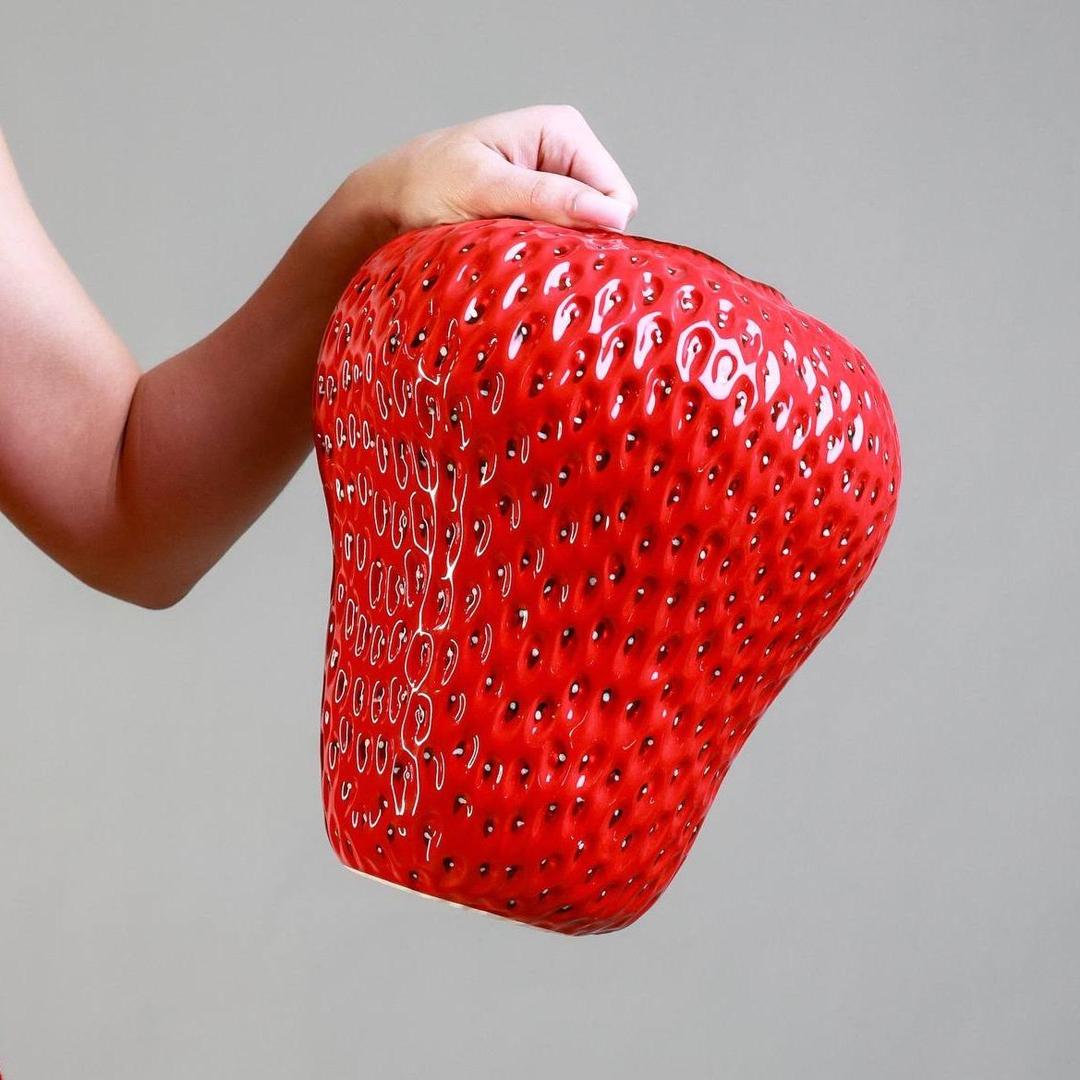 Ваза Клубника