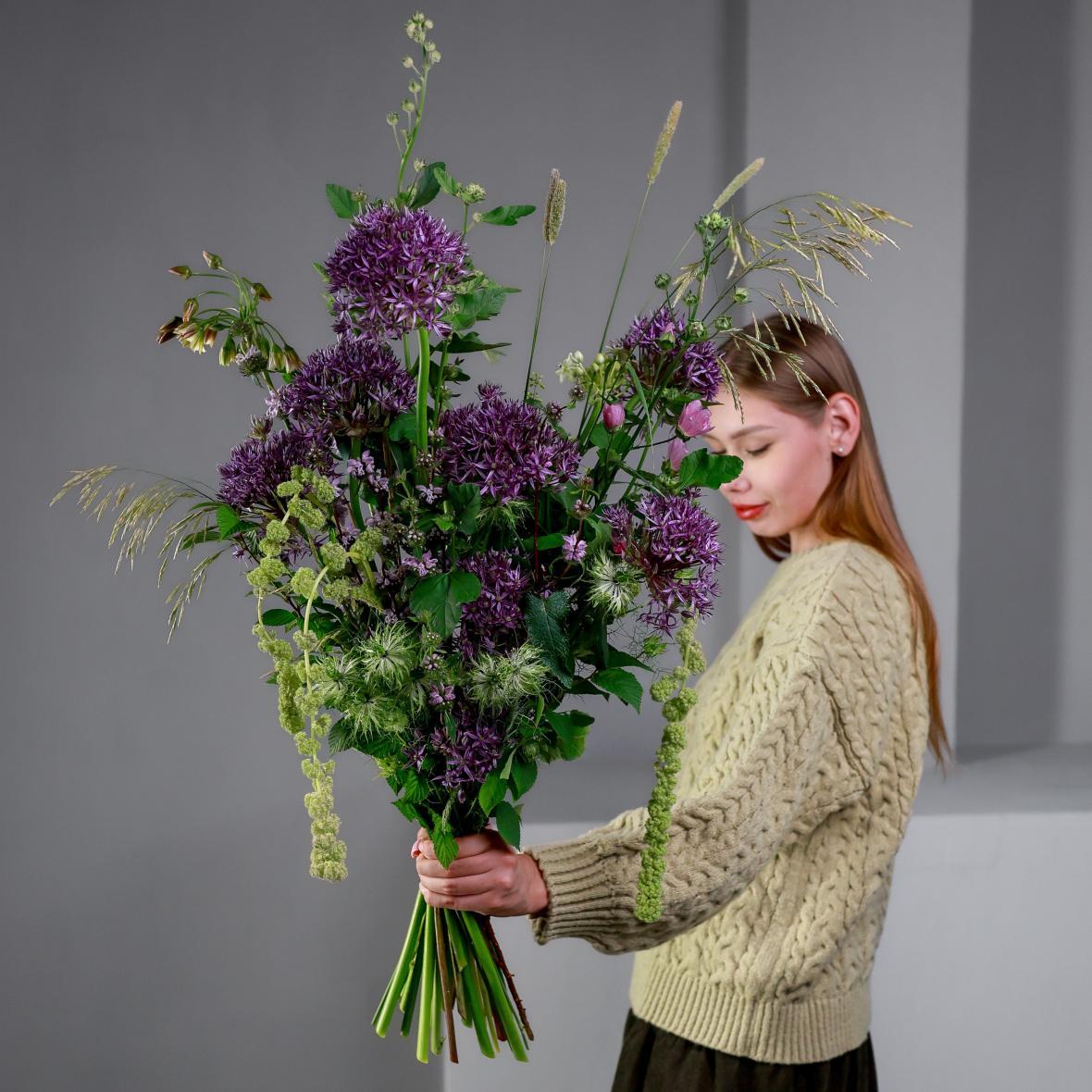 Авторский букет с аллиумом, амарантом и нигеллой