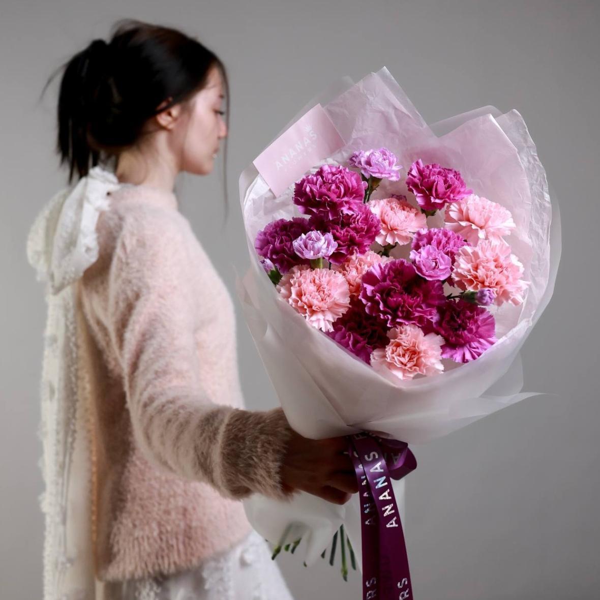 Монобукет из ярких диантусов ( в линейке 3 размера)